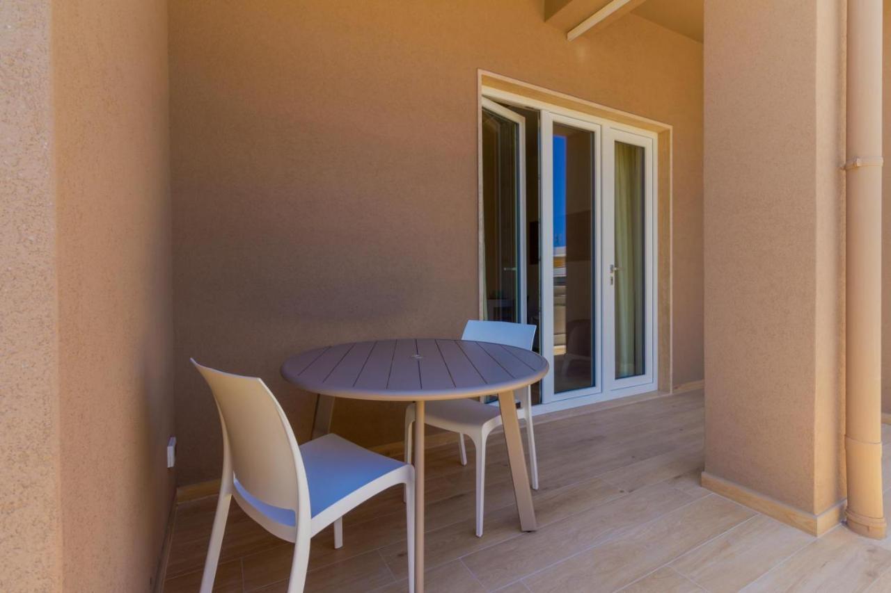 Domina Apartments Монополи Екстериор снимка